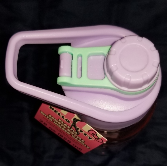 Hello Kitty Water Bottle - Picture 3 of 5